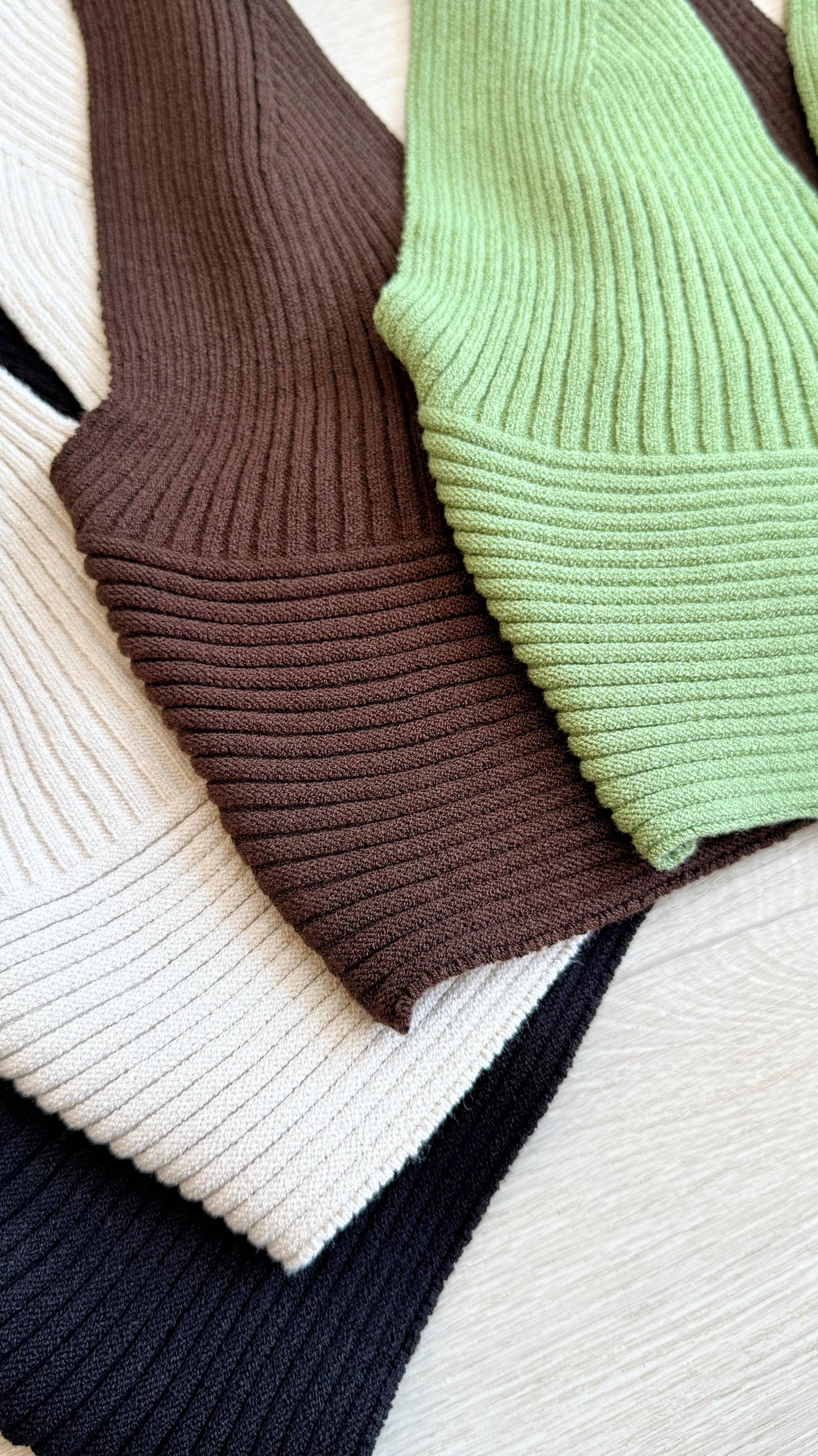 CROPPED ANNY